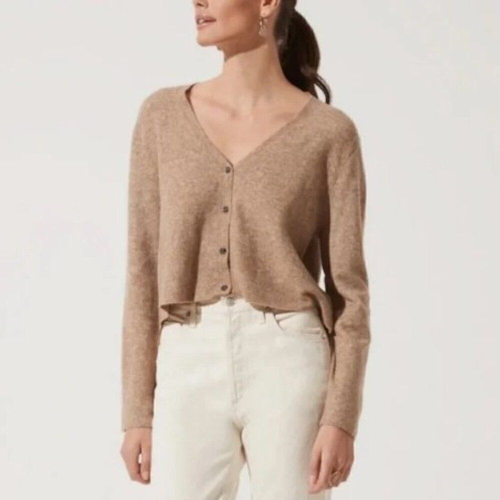 NWT ASTR Cropped Cardigan Sweater size Small Natural Tan V-Neck Fuzzy Button